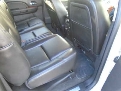 2013 Chevrolet Avalanche, $9000. Photo 9