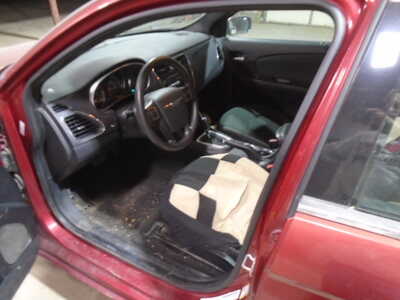2012 Chrysler 200, $2400. Photo 9