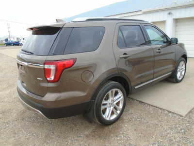 2016 Ford Explorer, $8400. Photo 4