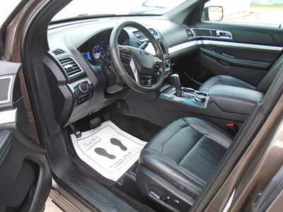 2016 Ford Explorer, $8400. Photo 9