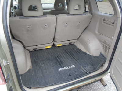 2001 Toyota RAV4, $3400. Photo 9
