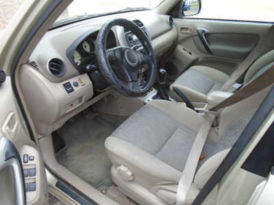 2001 Toyota RAV4, $3400. Photo 10