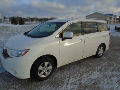 2017 Nissan Quest, $4500. Photo 1