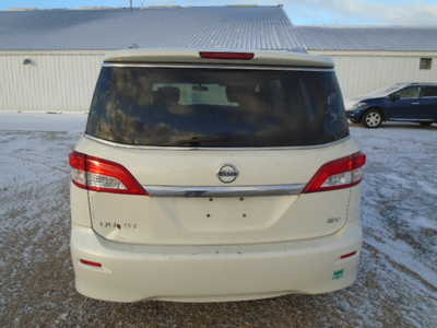2017 Nissan Quest, $4500. Photo 3