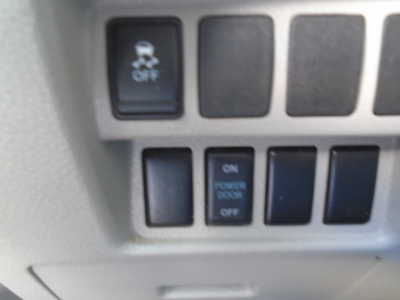 2017 Nissan Quest, $4500. Photo 11