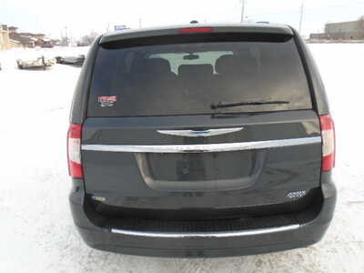2012 Chrysler Town & Country, $3400. Photo 3
