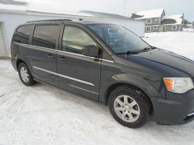 2012 Chrysler Town & Country, $3400. Photo 5