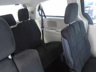 2012 Chrysler Town & Country, $3400. Photo 8