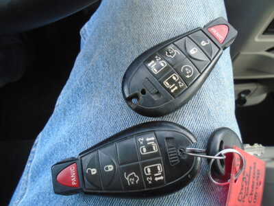 2012 Chrysler Town & Country, $3400. Photo 12