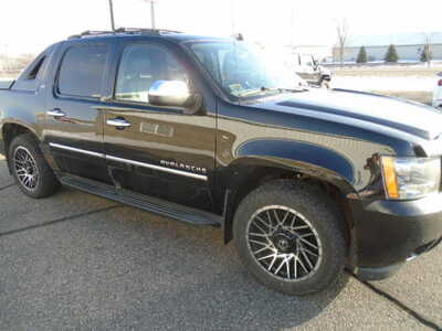 2012 Chevrolet Avalanche, $4900. Photo 5