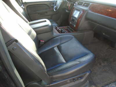 2012 Chevrolet Avalanche, $4900. Photo 8