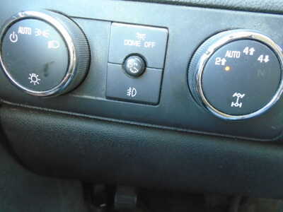 2012 Chevrolet Avalanche, $4900. Photo 12