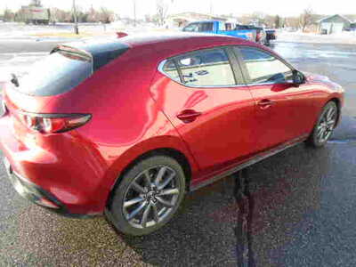 2019 Mazda Mazda3, $12900. Photo 4