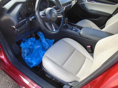 2019 Mazda Mazda3, $12900. Photo 10