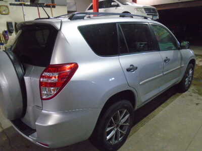 2011 Toyota RAV4, $4900. Photo 4