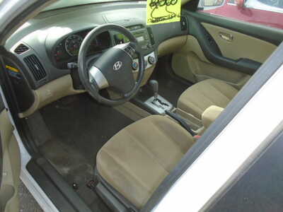 2010 Hyundai Elantra, $2500. Photo 2
