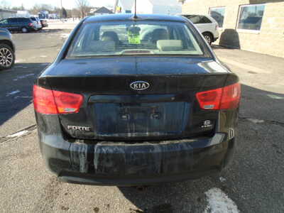 2011 Kia Forte, $800. Photo 3