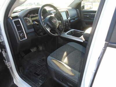 2017 RAM 1500 Crew Cab, $7500. Photo 6