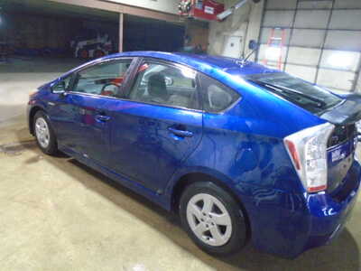 2011 Toyota Prius, $2900. Photo 2