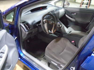 2011 Toyota Prius, $2900. Photo 9