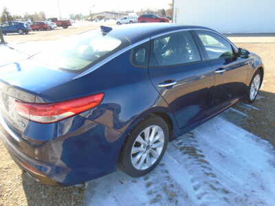 2016 Kia Optima, $3900. Photo 4