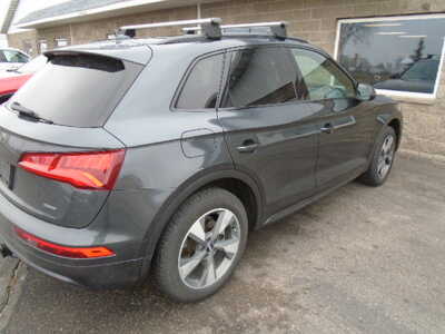 2020 Audi Q5, $14900. Photo 4
