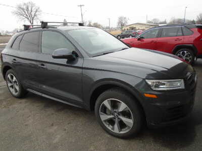 2020 Audi Q5, $14900. Photo 5