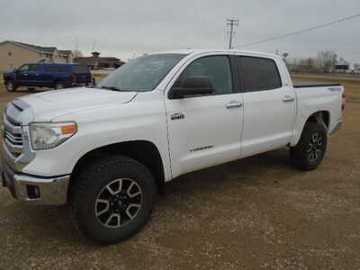 2014 Toyota Tundra Crew Cab, $7500. Photo 1