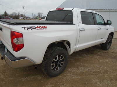 2014 Toyota Tundra Crew Cab, $7500. Photo 5