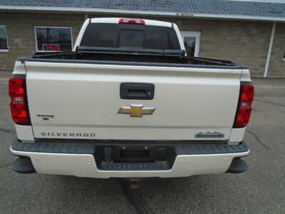 2015 Chevrolet 1500 Crew Cab, $7900. Photo 3