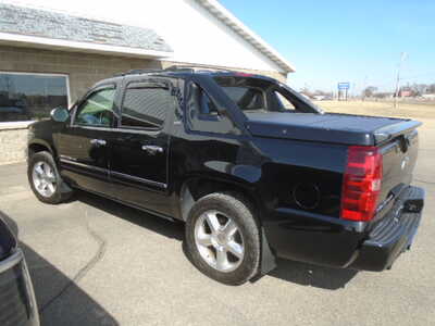2011 Chevrolet Avalanche, $9900. Photo 2