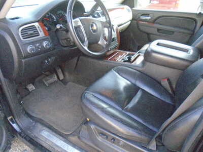 2011 Chevrolet Avalanche, $9900. Photo 10