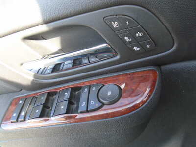 2011 Chevrolet Avalanche, $9900. Photo 11