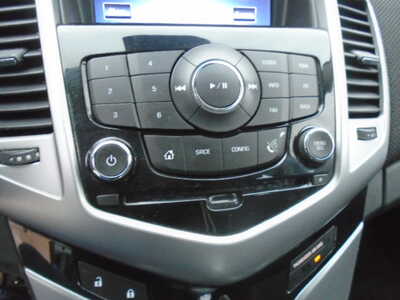 2014 Chevrolet Cruze, $4900. Photo 5