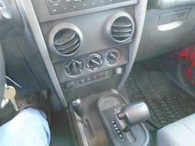 2008 Jeep Wagoneer, $9900. Photo 5