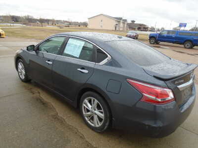 2013 Nissan Altima, $3400. Photo 2