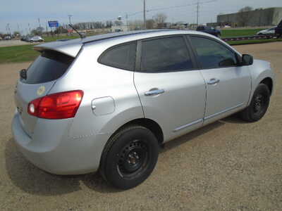 2011 Nissan Rogue, $1900. Photo 4