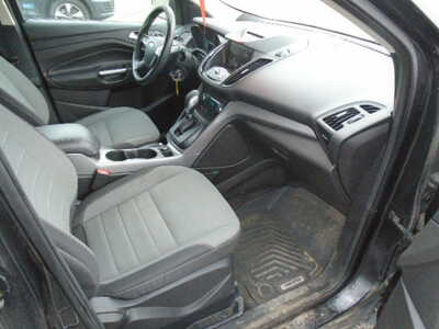 2015 Ford Escape, $3400. Photo 7