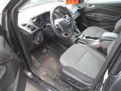 2015 Ford Escape, $3400. Photo 10