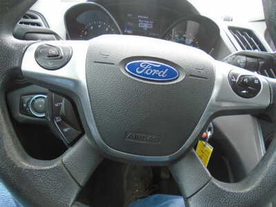 2015 Ford Escape, $3400. Photo 12