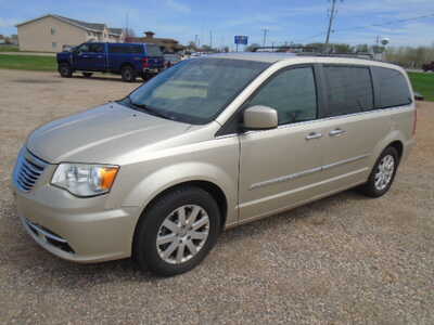 2014 Chrysler Town & Country, $4900. Photo 1