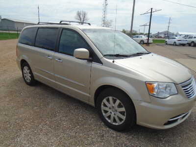 2014 Chrysler Town & Country, $4900. Photo 5