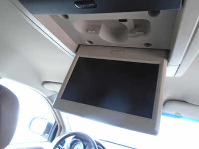 2014 Chrysler Town & Country, $4900. Photo 8