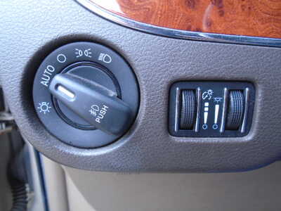 2014 Chrysler Town & Country, $4900. Photo 12