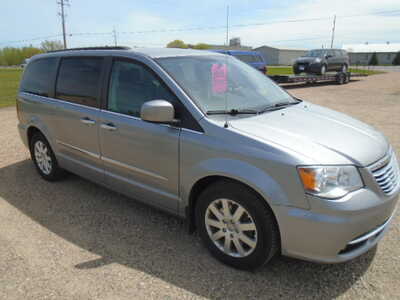 2015 Chrysler Town & Country, $5900. Photo 5