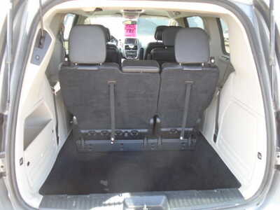 2015 Chrysler Town & Country, $5900. Photo 9