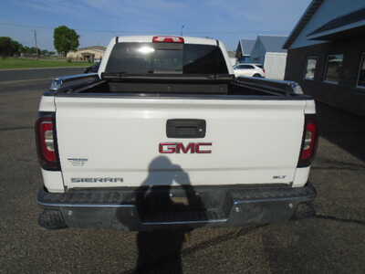2018 GMC 1500 Crew Cab, $13900. Photo 3