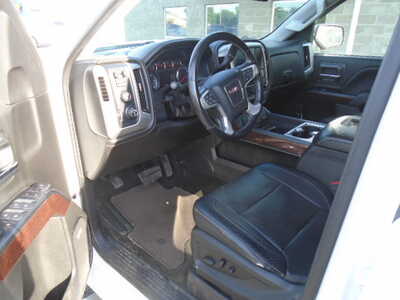 2018 GMC 1500 Crew Cab, $13900. Photo 9
