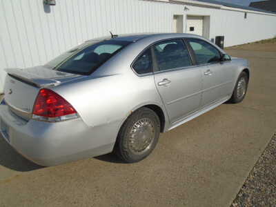 2011 Chevrolet Impala, $2500. Photo 4
