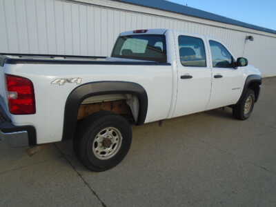 2008 Chevrolet 2500 Crew Cab, $6900. Photo 4